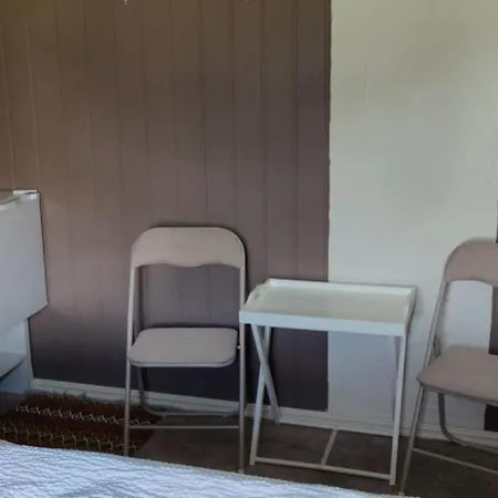Oya Husrom-dobbeltseng Homestay szállás *
