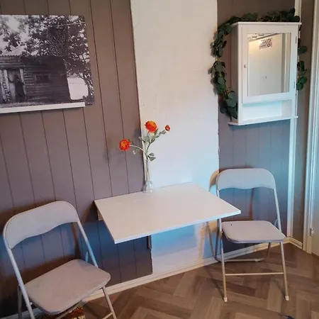 Oya Husrom Naer E6,dobbeltrom, Gratis Parkering *